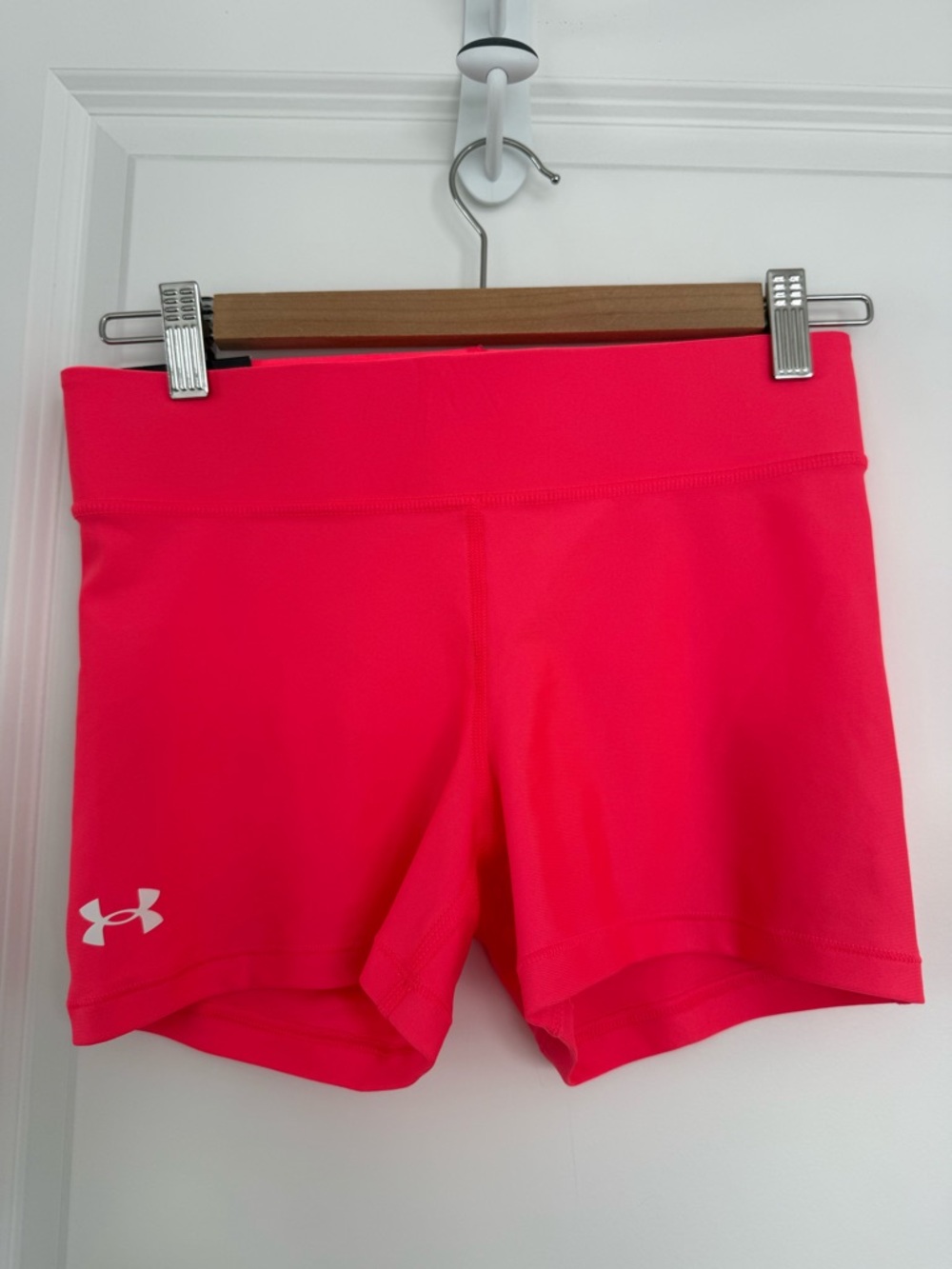UNDER ARMOUR | Compression Mid Rise Shorty - Size Medium